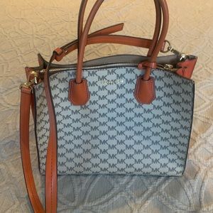 Michael kors tote